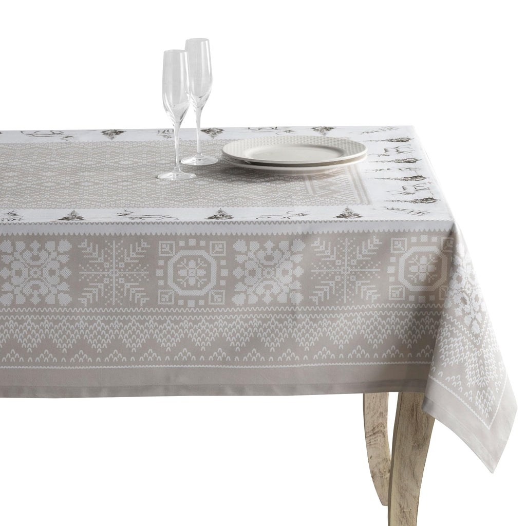 Cozy Christmas Tablecloths