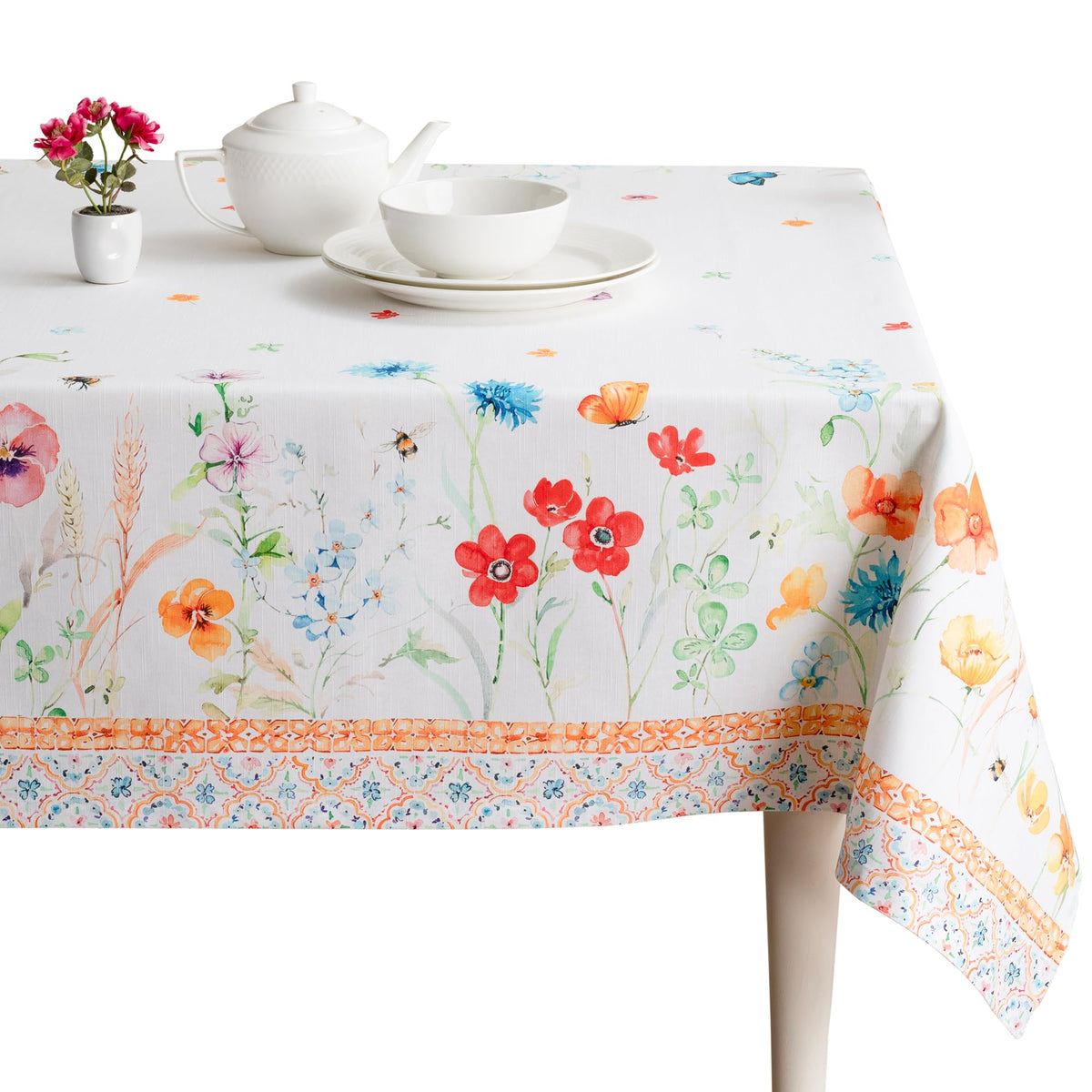 Summer Whisper Tablecloths